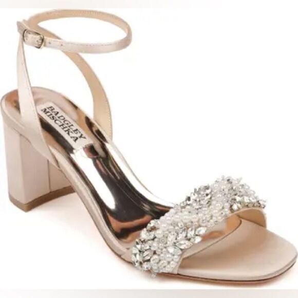 Clara Embellished Sandal (Women)
Badgley Mischka Collection - Picture 1 of 12